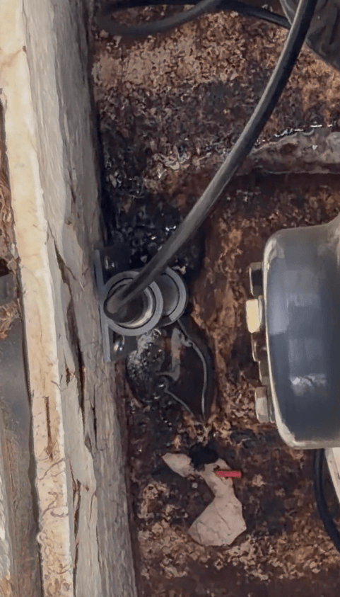 Pressure depth probe mounted in a boat bilge